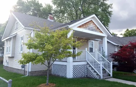 Mid-Century Modern Home in Downtown Royal Oak!