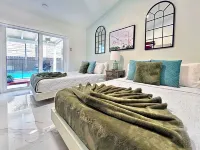 Miami house, Heated pool, Artificial beach, Mini golf, luxury and comfort Hotels in Palmetto Estates