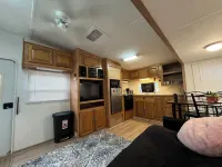 Cozy 1-bedroom mobile home in tranquil Melrose with AC, WiFi
