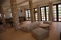 Havre de Paix à Essaouira : Villa de Luxe Avec Piscine et Jardin