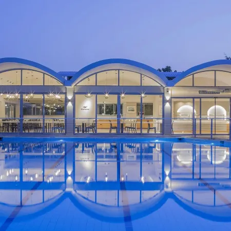 Golden Coast Hotel & Bungalows - All Inclusive