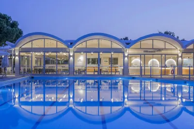 Golden Coast Hotel & Bungalows - All Inclusive