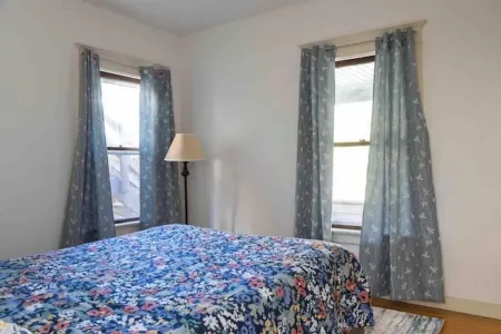 Classic&Modern: Prime location, Parking!