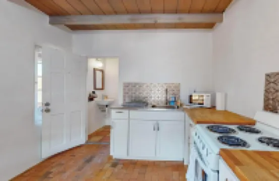 Authentic adobe casita minutes from Old Town