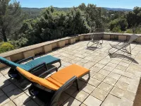 Large bastidon with exceptional views, on the edge of a hill. Hotels in Mollans-sur-Ouveze