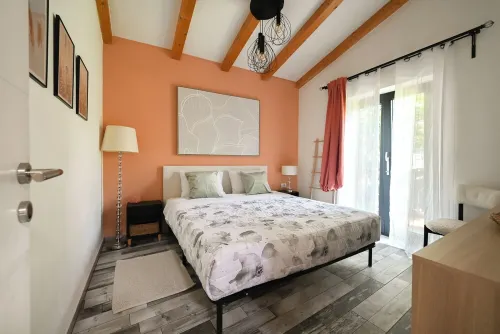 Apartma Nemo, Family/pet friendly, pool, terrace and a garden Hotels in Korte