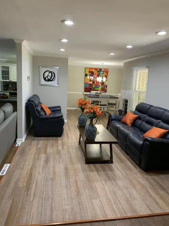 A Southern Home, with a Modern Touch Отели рядом с достопримечательностью «Заказник Дэвидсон-Арабия Маунтин»