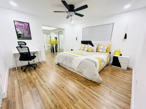 Charming Villa with Pool and Lake View