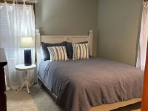 Rest and Relax in This 4-Bedroom  Cottage in Lake City on Lake Missaukee Hotels in Missaukee County