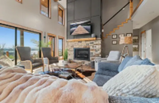 Greers Ferry Lake 4-bedroom house sleeps 12- Breathtaking  SUNSETS -Golf Course