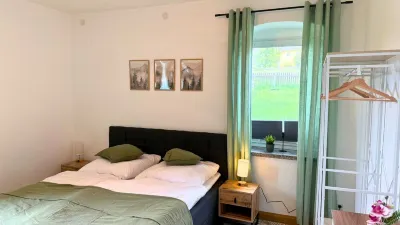 Wooden art & feeling of home in Seiffen, apartment for 6 p. Отели рядом с достопримечательностью «Skilift Seiffen»