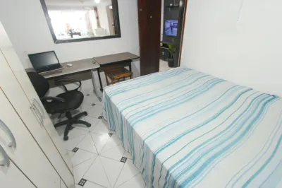 I rent a beach house with a swimming pool, air conditioning, pool table and sauna. Hotels near Camping Matinhos Aconchego