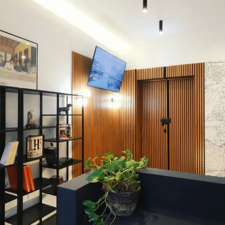 LH51 Rooms