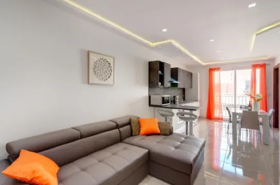 La Rive Smart Seaview Luxurious Apartment