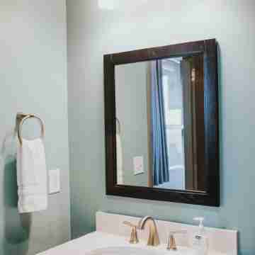 Loft above Paddle Bar with Lake & Harbor Views. Downtown, Sandusky Ohio Rooms