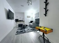 COZY 1Br Basement Suite Perfect for Couple!Free Sparkling Wine! Private Parking.