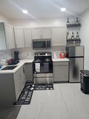 Cozy and inviting Studio with Private entrance in charming Pembroke Pines Hotels near North Perry Airport