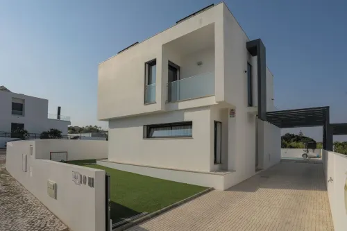 Detached Villa w/ Outdoor Kitchen & Private Swimming Pool near City & Beach Hotels in Coto