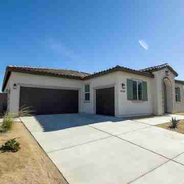 The Palms Hideaway - Desert Luxury Hotel Exterior