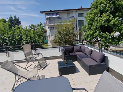 LA TERRAZZA - Very Quiet - Free park - 3 min Varese center and lake - AIR Cond.