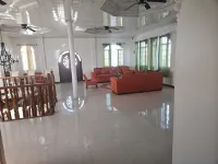 Charming Modern House In Residential Providence Hot-W/Wi-Fi/AC, Live/Secure Cam