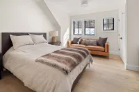 Upscale 4Bdrm Getaway, Near Stowe Village & Trails