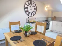 Mill Cottage Solva, with parking. Hotels in Solva