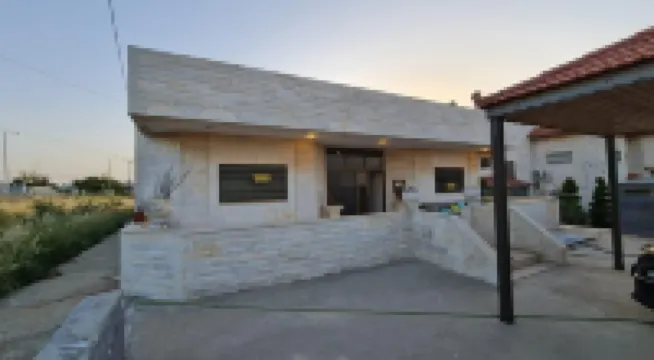 Laura’s Modern Stylish & Wide Villa  호텔