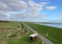 Exklusiv Eingerichtetes Ferienhaus in Strandnaehe