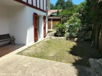 House 150m² - 4 bedrooms Отели рядом с достопримечательностью «La Corniche Basque d'Urrugne»