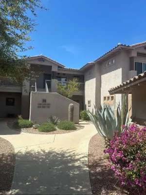 Cozy Desert Nest!