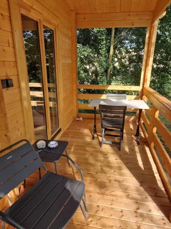 The Chalet Du Bois: Cozy comfort for 2 between garden and woodland Отели в г. Гервиль
