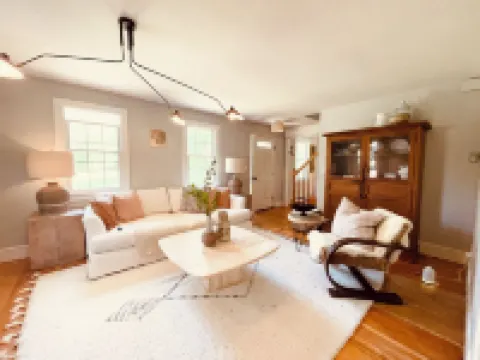 Charming waterfront Cottage, explore, relax and enjoy the Maine Coast