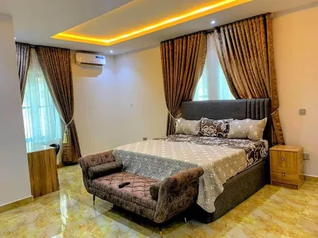 DFW Abodes Luxury Home Отели в г. Акуре