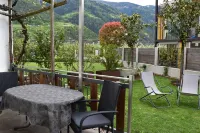 Pure relaxation in a lovingly furnished vacation apartment near Merano Hoteles en Rabland
