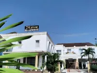 Dewiza Hotel Отели в г. Curug