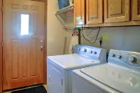 Cloudcroft Mtn Home w/ Patio, Walk to Golf Course! -  Privatzimmer
