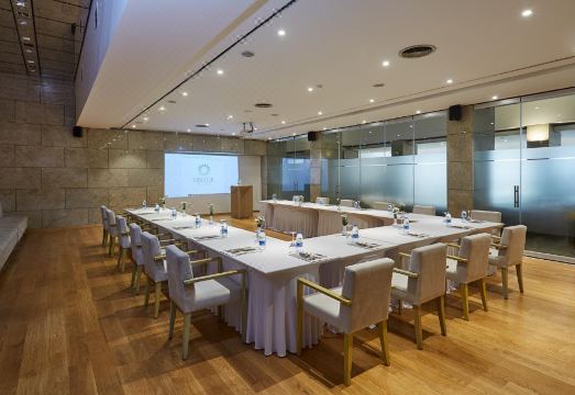 온투르 이즈미르 오텔 외관 또는 로비