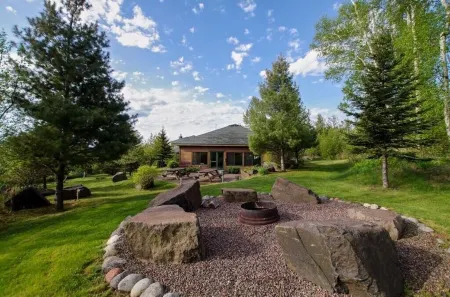 Private, quiet, romantic! Fabulous lake views. Within 10 miles of 3 state parks