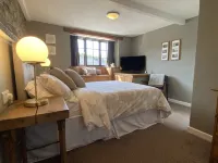Tom's of Tregaron Hotels in Lampeter
