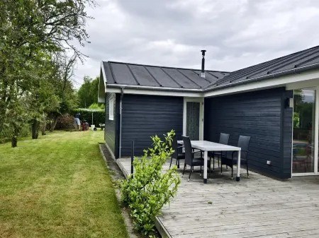 "Siegfried" - 300m to the Fjord Отели в г. Kirke-Hyllinge