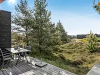 "Hunding" - 2.5km from the sea