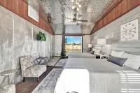 메인 근처의 새로 지은 프라이빗 풀과 핫텁