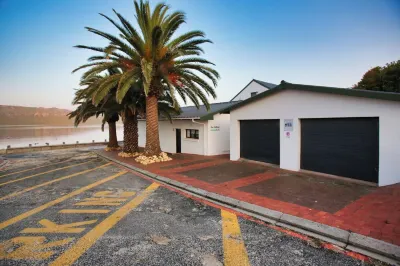 Sea Cottage, Langebaan, 4-Sleeper Hotels near Kitesurfing Langebaan & Cape Town