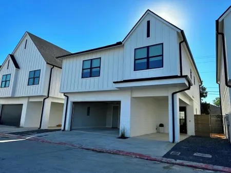 Elegant Estate - Aggie Football Game Day House