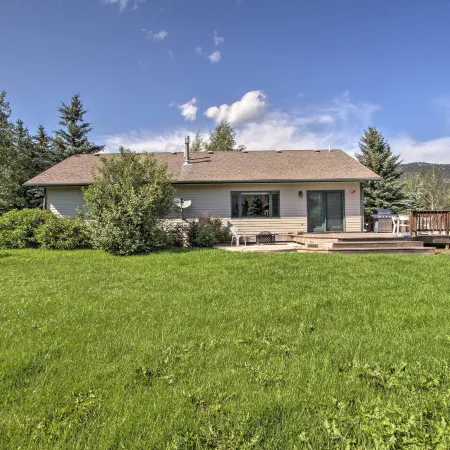6 Mi to Big Sky Resort! Group Retreat w/ Mtn Views
