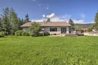 6 Mi to Big Sky Resort! Group Retreat w/ Mtn Views - spa