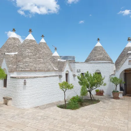 Trulli in Itria Valley with Infinity Pool