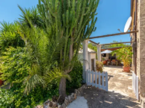 Traditional Charm with Private Pool