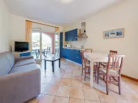 Apartment on Lake Idro with Pool Hotels in Idro